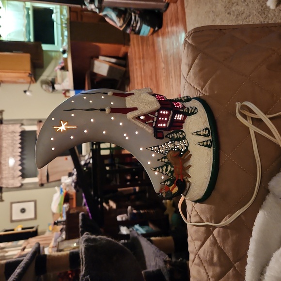 Holiday Moon Scene Figurine - Picture 2 of 2